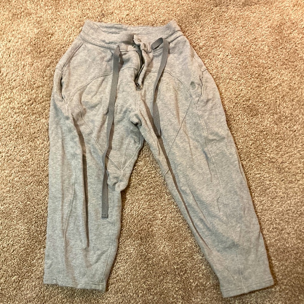 Super fun cropped free people sweatpants